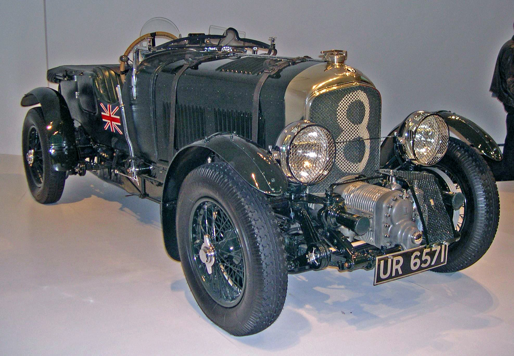 1929_Bentley_front_34_right